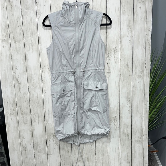 Athleta City Slicker Vest Gray Two-Way Zipper Cargo Pockets Adjustable Cinch XXS - Picture 2 of 13